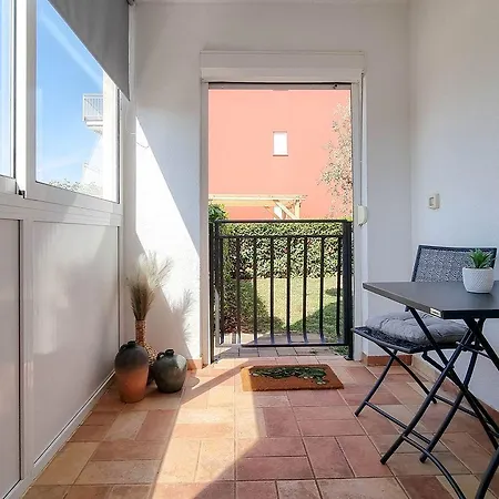 Traumhaftes Mit Tollem Lounge-bereich, Steingrill, Waschmaschine, Klima Apartman