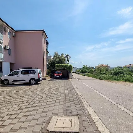 Apartman Traumhaftes Mit Tollem Lounge-bereich, Steingrill, Waschmaschine, Klima