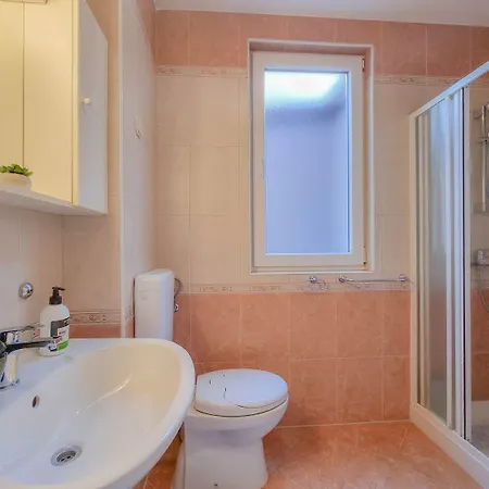 Apartman Traumhaftes Mit Tollem Lounge-bereich, Steingrill, Waschmaschine, Klima *