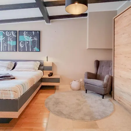 Apartman Traumhaftes Mit Tollem Lounge-bereich, Steingrill, Waschmaschine, Klima *