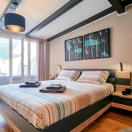 Traumhaftes Mit Tollem Lounge-bereich, Steingrill, Waschmaschine, Klima Apartman