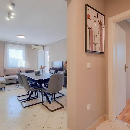 Apartman Traumhaftes Mit Tollem Lounge-bereich, Steingrill, Waschmaschine, Klima